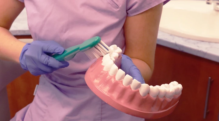 What happens at the dental clinic? – The work of a dental hygienist