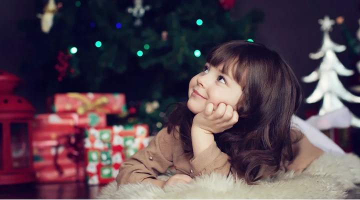 Minél több az ajándék, annál boldogabb a gyermek? Hogyan válasszunk okosan karácsonyi ajándékot?