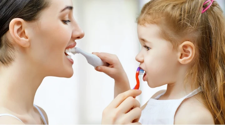 Hogyan szerettessük meg gyermekeinkkel a fogmosást?