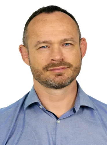 M.D. Andrej Banik  DOHNS, FEBORL-HNS